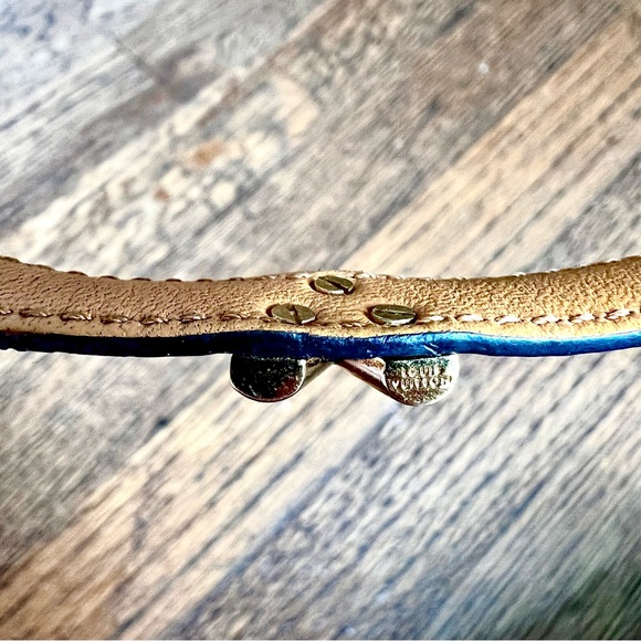 Louis Vuitton Essential V Bracelet - Picture 7 of 11